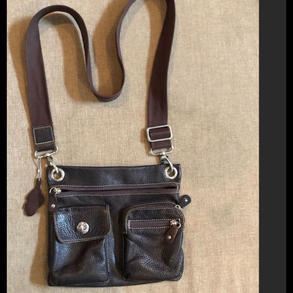 Roots Handbags - EUC ROOTS Village Bag